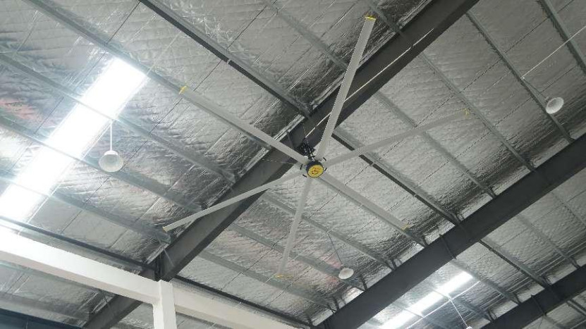 Plafond gemonteerde metalen industriële ventilator met 1200w gelijkstroommotor IP55 bescherming 900m2 dekking gebied