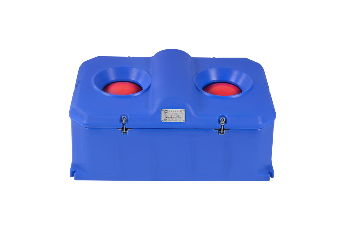 LLDPE Veehouder Auto Water met 1 set van 220V300W verwarming schijven voor vee