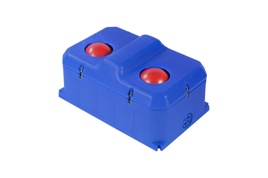 Grote capaciteit blauwe 85L vee drinker met ingebouwde temperatuurregeling 450mm drinkhoogte