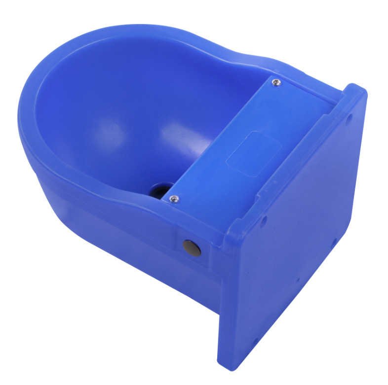 Automatische koeienwaterbak met een capaciteit van 100 liter en een doorstroming van 20 liter per minuut voor efficiënte hydratatie